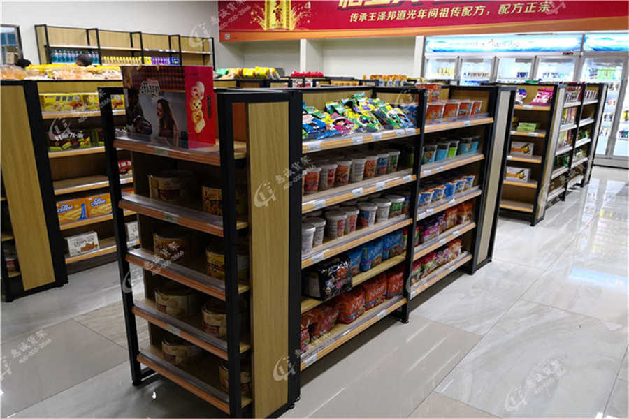 便利店貨架擺放圖片